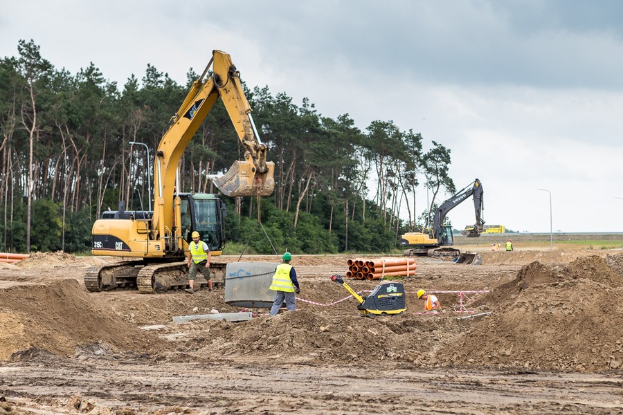 Kongsberg Automotive rozpoczął budowę fabryki w Pikutkowie, fot. Szymon Zdziebło/tarantoga.pl