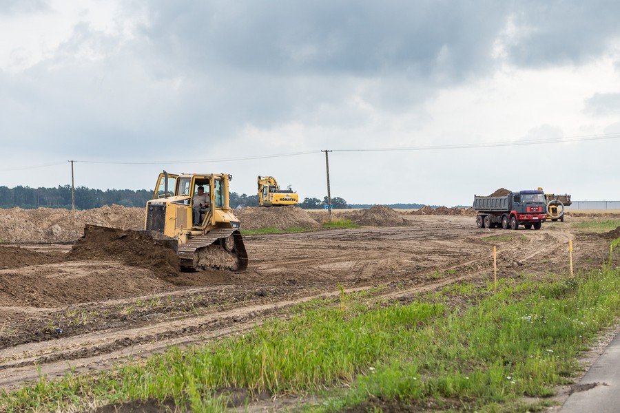 Kongsberg Automotive rozpoczął budowę fabryki w Pikutkowie, fot. Szymon Zdziebło/tarantoga.pl