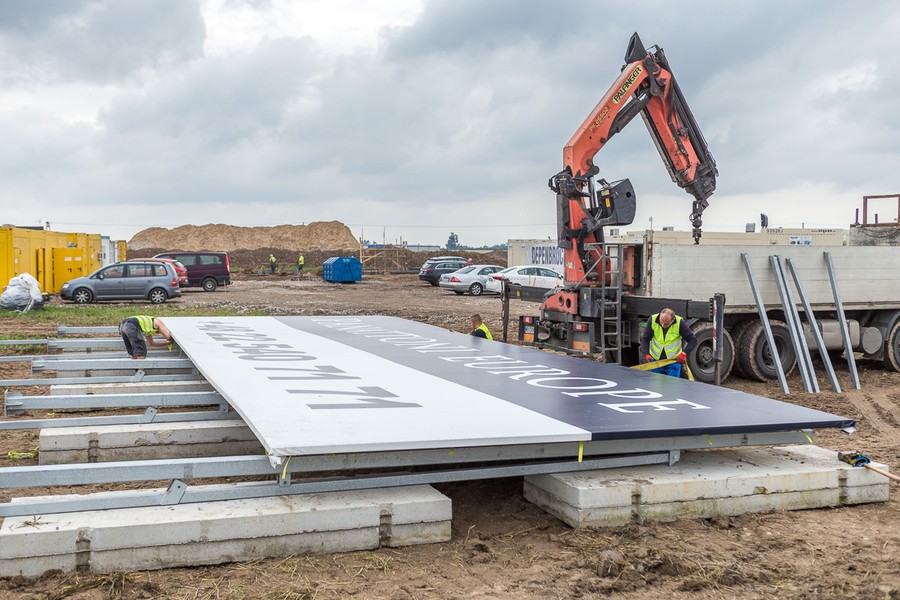 Kongsberg Automotive rozpoczął budowę fabryki w Pikutkowie, fot. Szymon Zdziebło/tarantoga.pl
