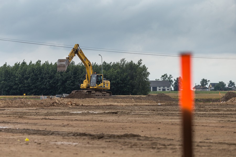 Kongsberg Automotive rozpoczął budowę fabryki w Pikutkowie, fot. Szymon Zdziebło/tarantoga.pl