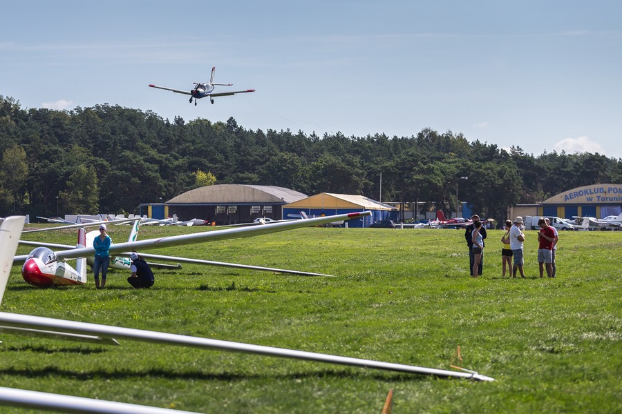 Mistrzostwa Świata w Akrobacji Szybowcowej w Toruniu, fot. Szymon Zdziebło/Tarantoga.pl