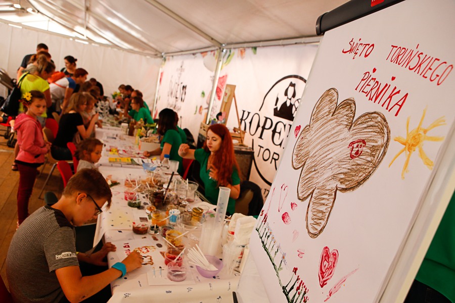 "W tym roku Święto Toruńskiego Piernika odbyło się na Błoniach Nadwiślańskich oraz w Muzeum Toruńskiego Piernika" - fot. Mikołaj Kuras