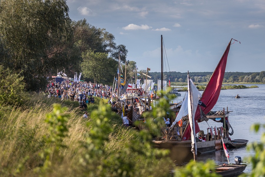"Święto Wisły w Ciechocinku - parada łodzi i kiermasz regionalny" - fot. Szymon Zdziebło / www.tarantoga.pl