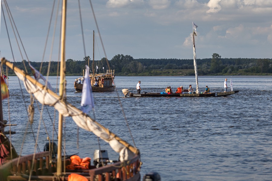 "Święto Wisły w Ciechocinku - parada łodzi i kiermasz regionalny" - fot. Szymon Zdziebło / www.tarantoga.pl