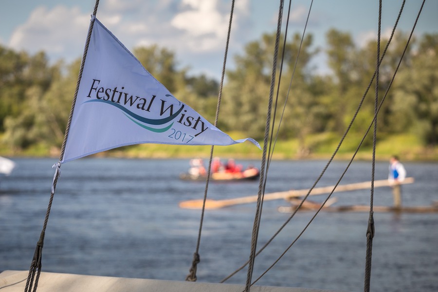 "Święto Wisły w Ciechocinku - parada łodzi i kiermasz regionalny" - fot. Szymon Zdziebło / www.tarantoga.pl