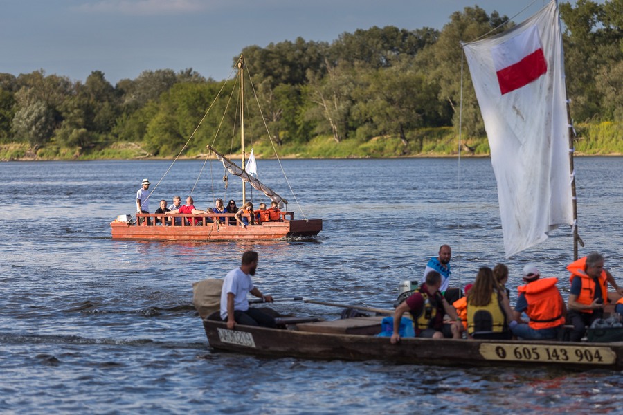 "Święto Wisły w Ciechocinku - parada łodzi i kiermasz regionalny" - fot. Szymon Zdziebło / www.tarantoga.pl