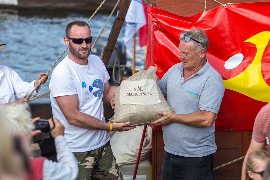 "Święto Wisły w Ciechocinku - parada łodzi i kiermasz regionalny" - fot. Szymon Zdziebło / www.tarantoga.pl