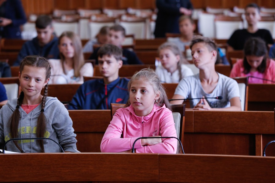 Dzieci z Ukrainy z wizytą w Urzędzie Marszałkowskim, fot. Mikołaj Kuras dla UMWKP