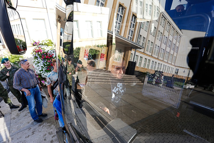 Wolontariusze oraz strażacy ochotnicy pomagali w usuwaniu skutków nawałnicy w gminie Sośno, fot. Mikołaj Kuras