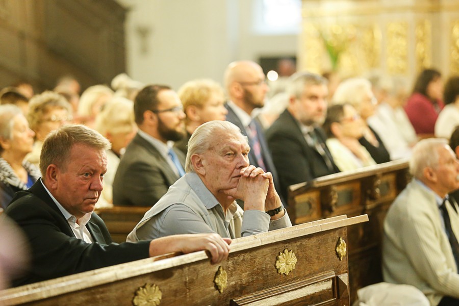 Niedzielna msza święta w intencji wytrwałości w realizacji ducha Porozumień Sierpniowych w toruńskim kościele Wniebowzięcia Najświętszej Marii Panny, fot. Mikołaj Kuras