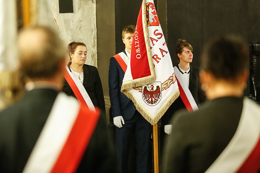 Niedzielna msza święta w intencji wytrwałości w realizacji ducha Porozumień Sierpniowych w toruńskim kościele Wniebowzięcia Najświętszej Marii Panny, fot. Mikołaj Kuras