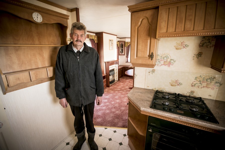 Pierwszy dom mobilny typu holenderskiego dotarł do mieszkańców Pamiętowa w gminie Kęsowo, fot. Andrzej Goiński/UMWKP