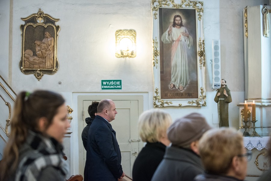W tym roku dofinansowanie trafiło na prace konserwatorskie przy mensie i predelli lewego ołtarza bocznego Najświętszego Serca Pana Jezusa, fot. Tymon Markowski