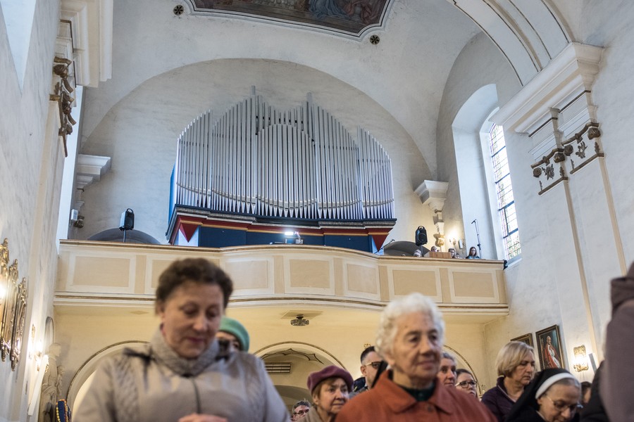 W tym roku dofinansowanie trafiło na prace konserwatorskie przy mensie i predelli lewego ołtarza bocznego Najświętszego Serca Pana Jezusa, fot. Tymon Markowski