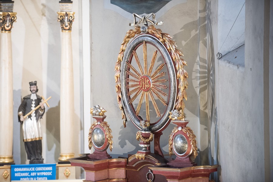 W tym roku dofinansowanie trafiło na prace konserwatorskie przy mensie i predelli lewego ołtarza bocznego Najświętszego Serca Pana Jezusa, fot. Tymon Markowski