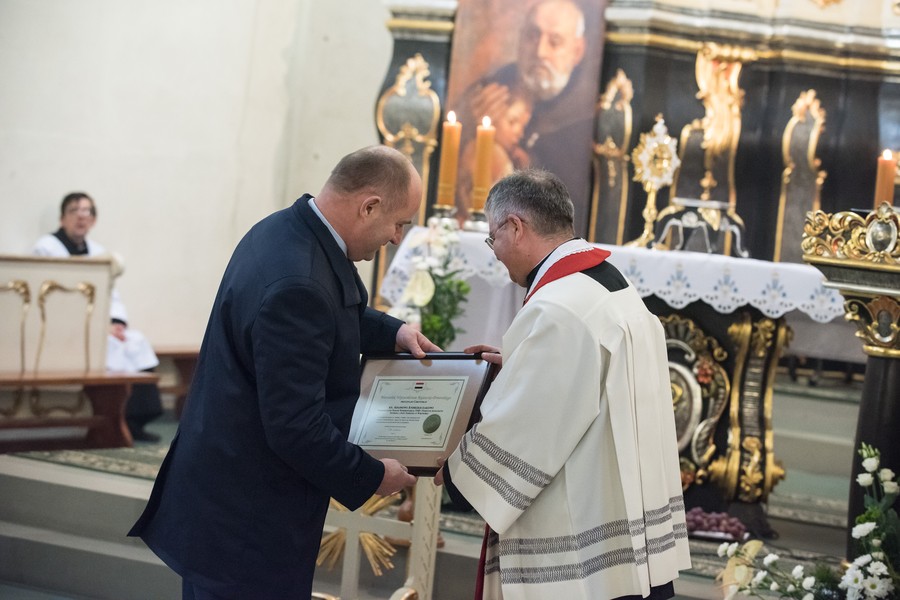W tym roku dofinansowanie trafiło na prace konserwatorskie przy mensie i predelli lewego ołtarza bocznego Najświętszego Serca Pana Jezusa, fot. Tymon Markowski
