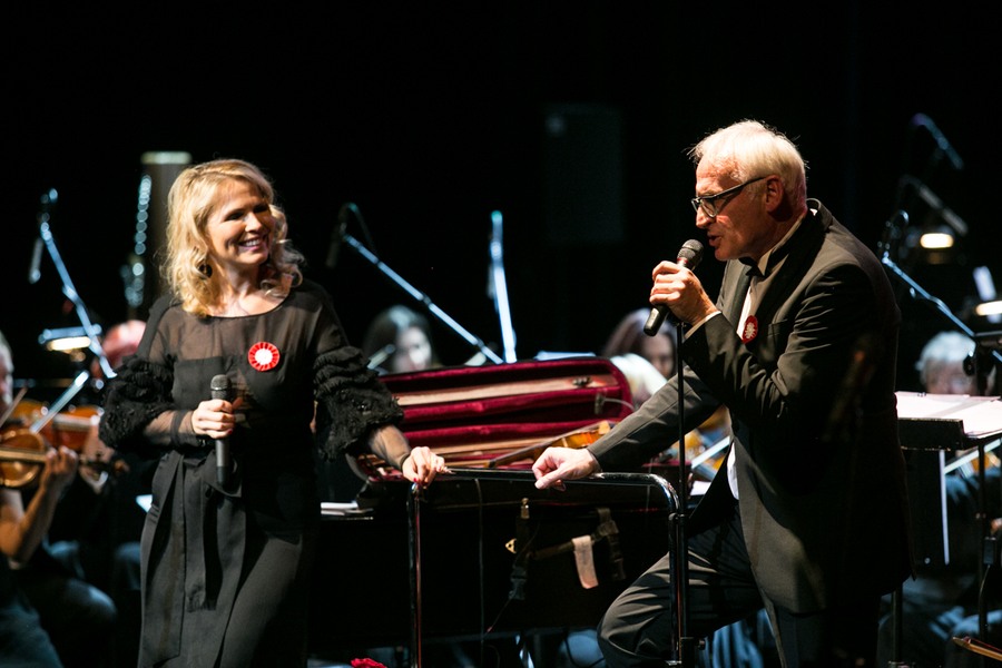 Koncert „Niepodległa – muzyczna podróż z Krzesimirem Dębskim” w CKK Jordanki, fot. Andrzej Goiński