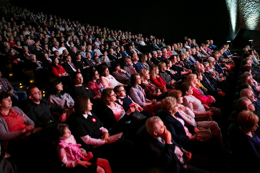 Koncert „Niepodległa – muzyczna podróż z Krzesimirem Dębskim” w CKK Jordanki, fot. Andrzej Goiński