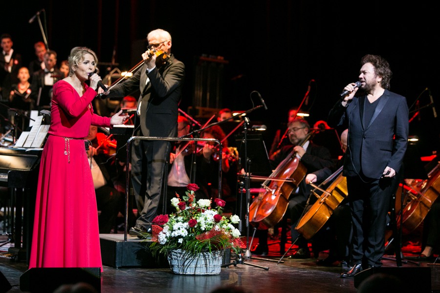 Koncert „Niepodległa – muzyczna podróż z Krzesimirem Dębskim” w CKK Jordanki, fot. Andrzej Goiński