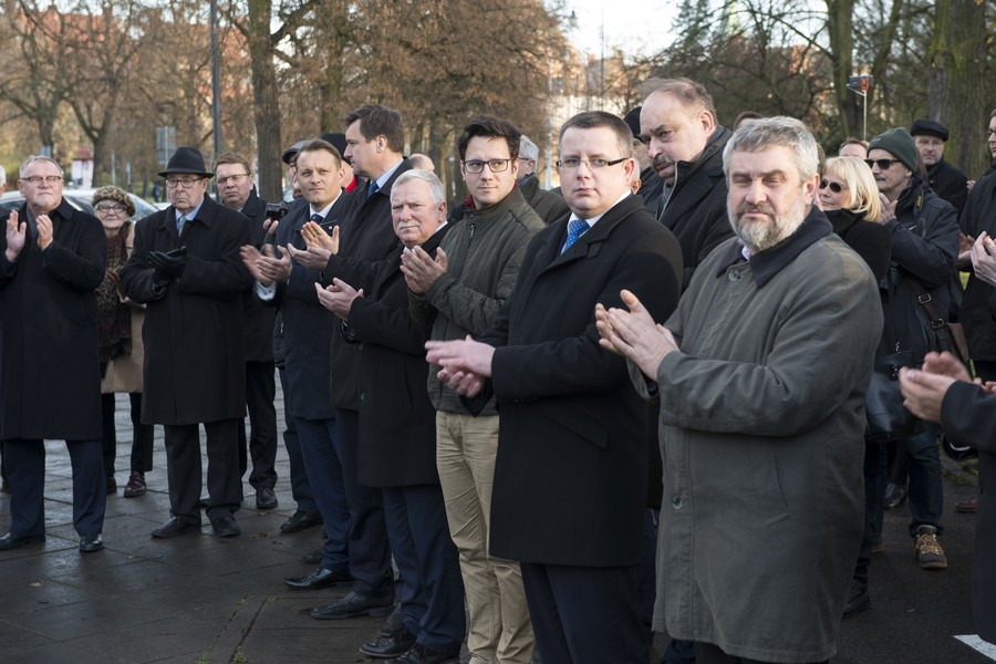 Uroczyste otwarcie alei Niezależnego Zrzeszenia Studentów UMK, fot. Wojtek Szabelski
