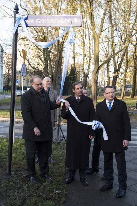 Uroczyste otwarcie alei Niezależnego Zrzeszenia Studentów UMK, fot. Wojtek Szabelski