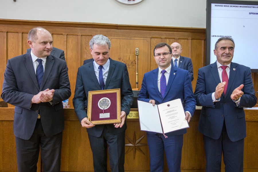 Sesja sejmiku 27 listopada 2017, fot. Szymon Zdziebło/tarantoga.pl dla UMWKP