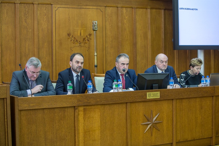 Sesja sejmiku 27 listopada 2017, fot. Szymon Zdziebło/tarantoga.pl dla UMWKP