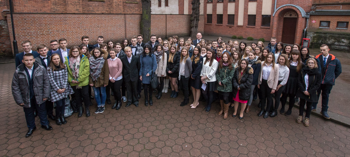 Uroczystość wręczenia stypendiów marszałka uczniom liceów i techników z regionu, fot. Szymon Zdiebło/Tarantoga.pl