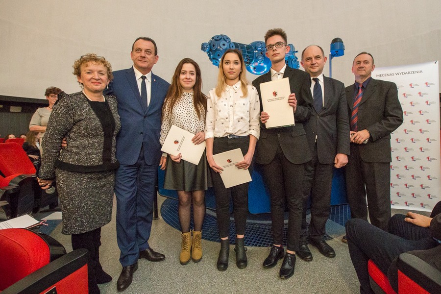Uroczystość wręczenia stypendiów marszałka uczniom liceów i techników z regionu, fot. Szymon Zdiebło/Tarantoga.pl