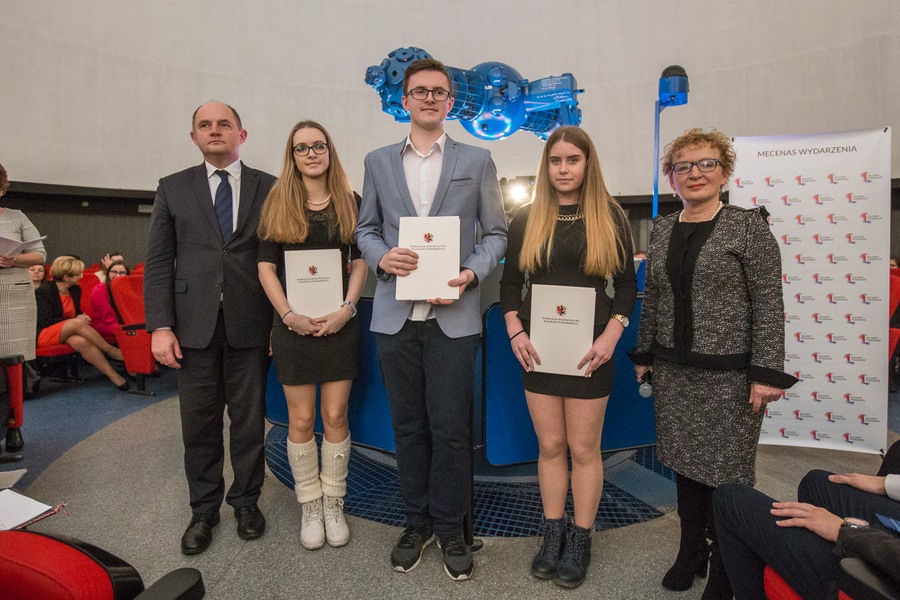 Uroczystość wręczenia stypendiów marszałka uczniom liceów i techników z regionu, fot. Szymon Zdiebło/Tarantoga.pl