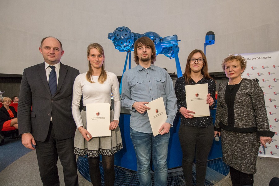 Uroczystość wręczenia stypendiów marszałka uczniom liceów i techników z regionu, fot. Szymon Zdiebło/Tarantoga.pl