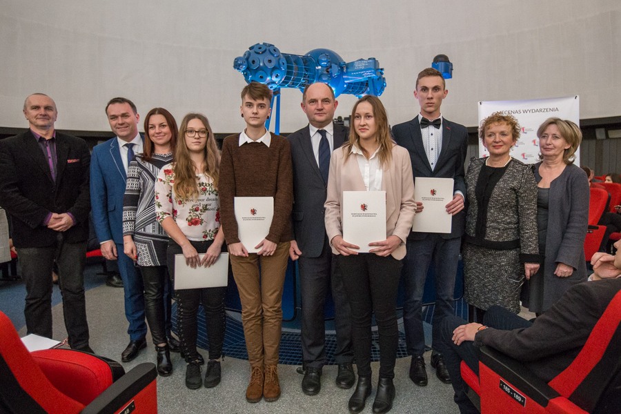 Uroczystość wręczenia stypendiów marszałka uczniom liceów i techników z regionu, fot. Szymon Zdiebło/Tarantoga.pl