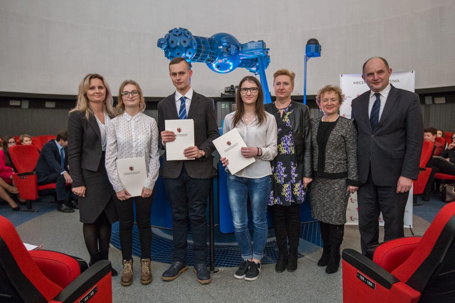 Uroczystość wręczenia stypendiów marszałka uczniom liceów i techników z regionu, fot. Szymon Zdiebło/Tarantoga.pl