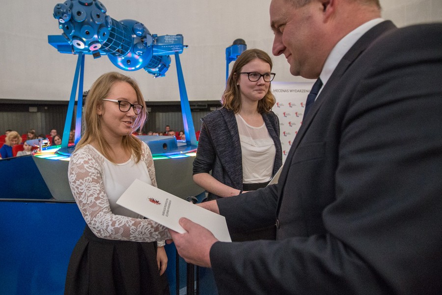 Uroczystość wręczenia stypendiów marszałka uczniom liceów i techników z regionu, fot. Szymon Zdiebło/Tarantoga.pl