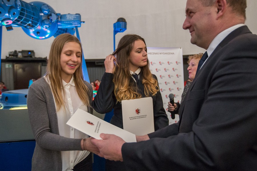 Uroczystość wręczenia stypendiów marszałka uczniom liceów i techników z regionu, fot. Szymon Zdiebło/Tarantoga.pl