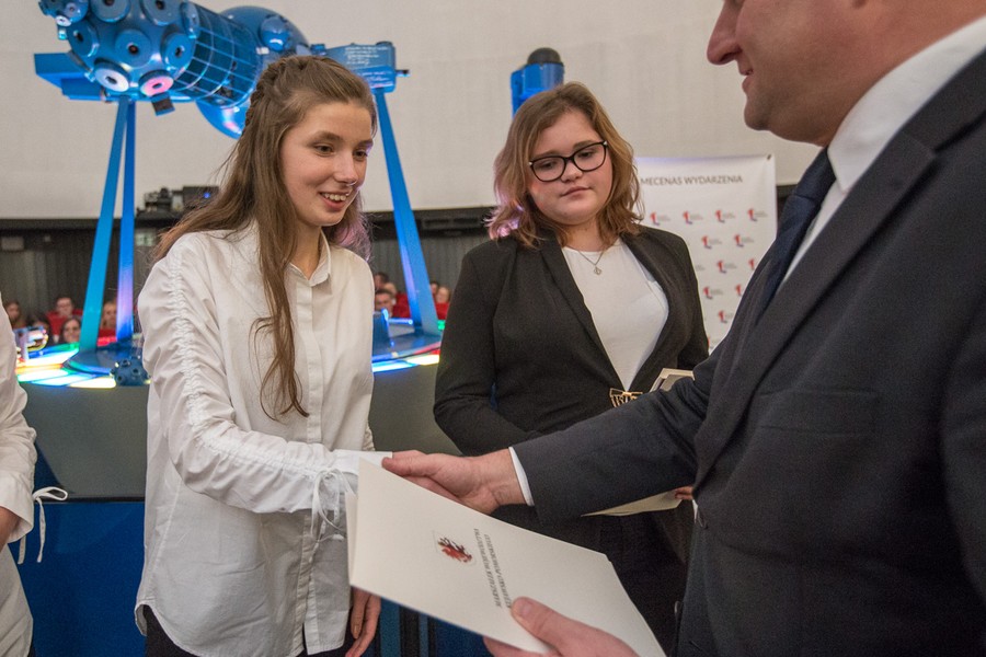 Uroczystość wręczenia stypendiów marszałka uczniom liceów i techników z regionu, fot. Szymon Zdiebło/Tarantoga.pl