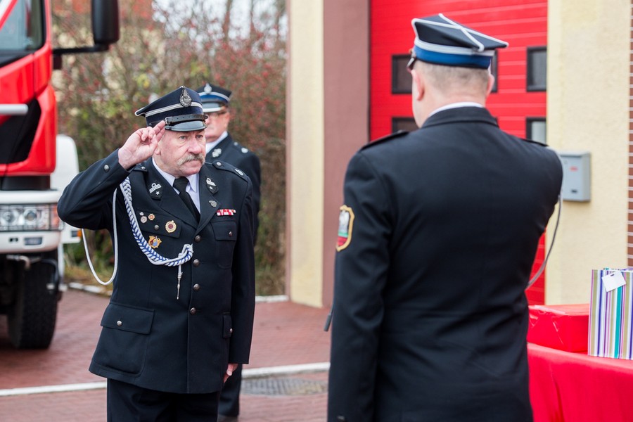 Uroczystość wejścia do służby w OSP Unisław strażackiego wozu bojowego, fot. Łukasz Piecyk