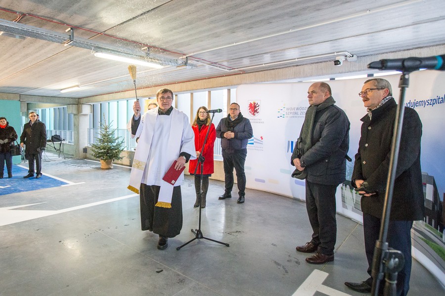 Uroczyste otwarcie parkingu przy Wojewódzkim Szpitalu Zespolonym im. Ludwika Rydygiera w Toruniu, fot. Szymon Zdziebło/tarantoga.pl