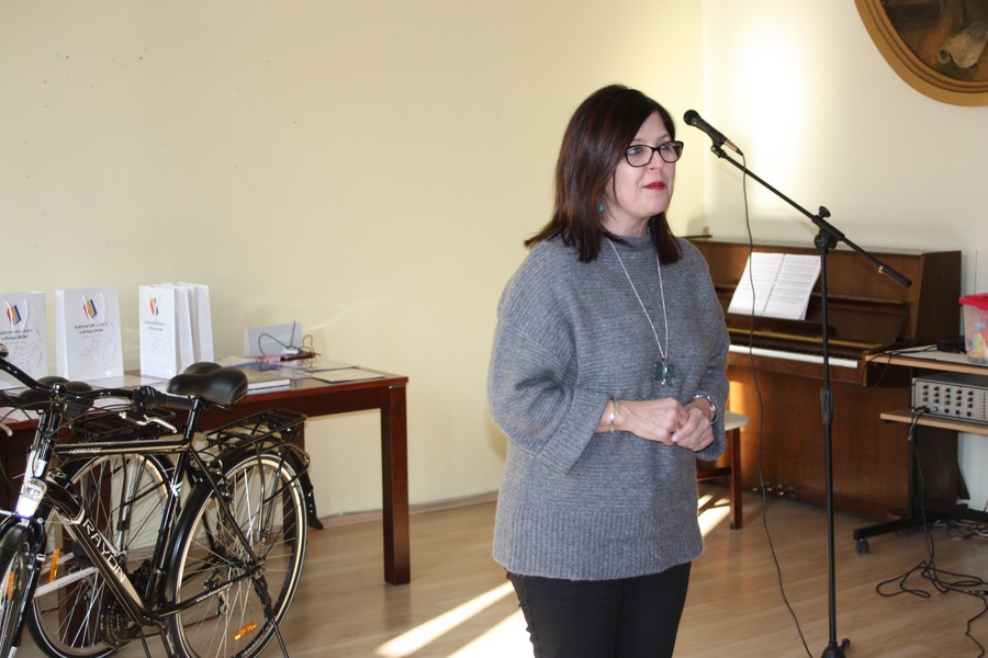 Mariola Cyganek dyrektor KPCEN w Bydgoszczy otwiera uroczystość