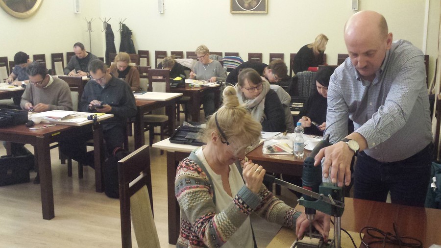 Witold Jakubek - współautor podstawy programowej z techniki z uczestnikami warsztatów