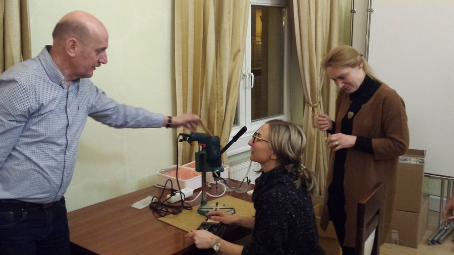 Witold Jakubek udziela konsultacji technicznej