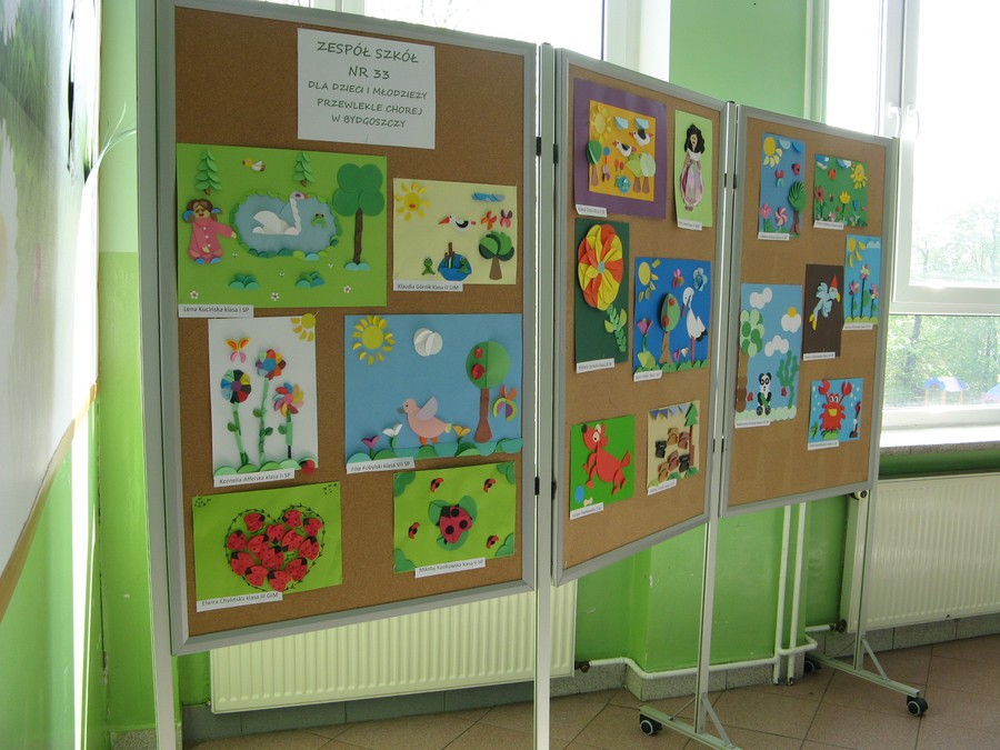 wystawa prac plastycznych uczniów zs33