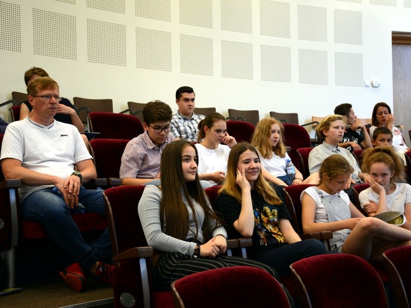 Uczniowie i nauczyciele