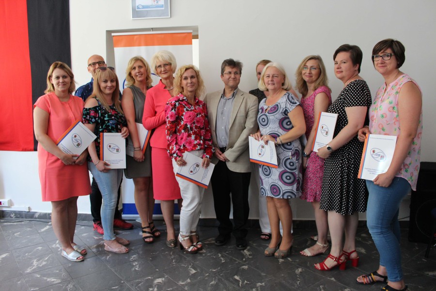 Wreczenie dyplomów opiekunom uczestników konkursu Na Zachód od Odry