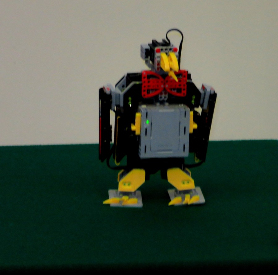 Robot z klocków LEGO