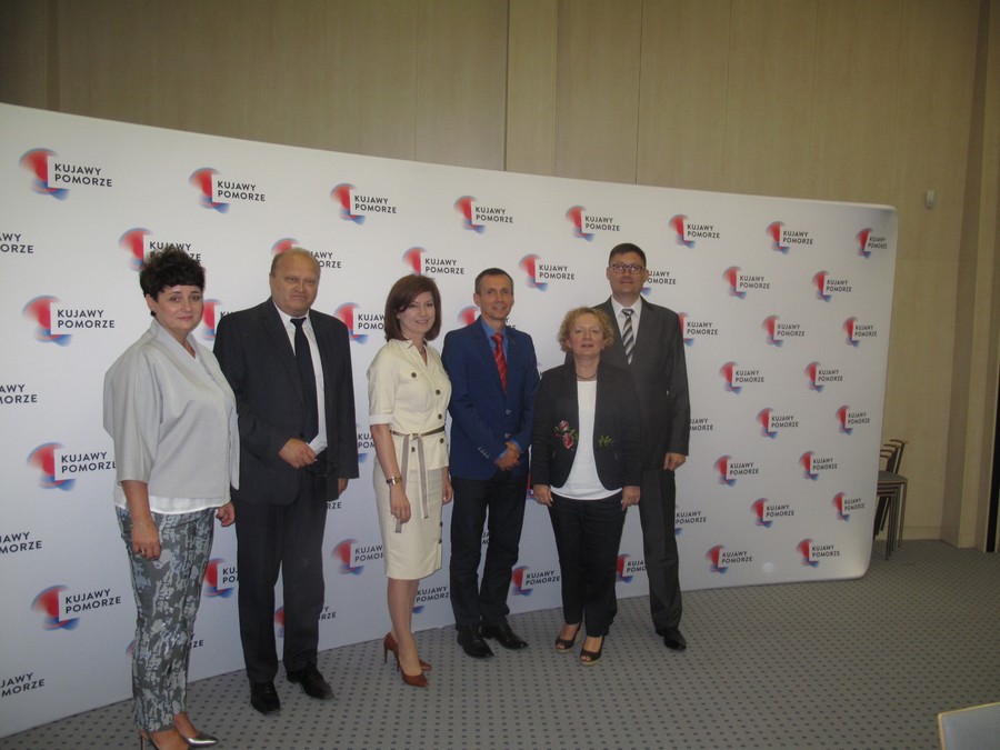 Od prawej dyr. S. Żebrowski, dyr. D. Kopaczewska, dyr. R. Preus, dyr. A. Szyperska-Ślaska, dyr. Cz. Ficner i nacz. B. Więckowska