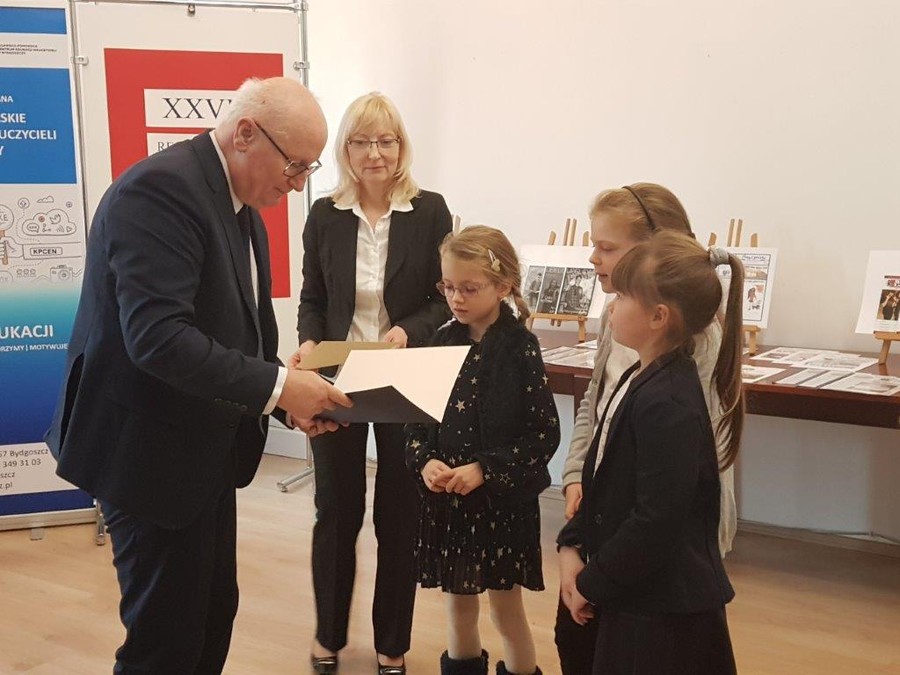 Wręczenie nagrody redakcji Szkolne Igraszki , fot. KPCEN Bydgoszcz