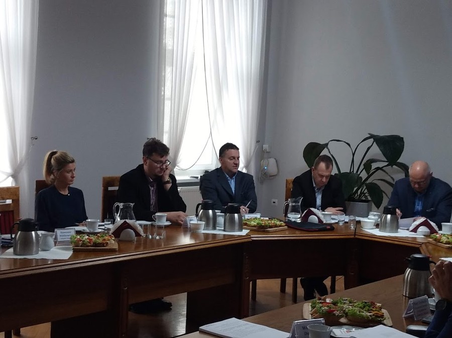 Uczestnicy posiedzenia Zespołu ds. polityki gospodarczej, rynku pracy i strategii rozwoju województwa w dniu 13.11.2018 r.