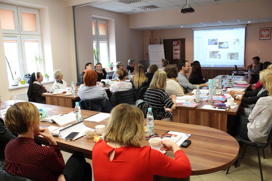Szkolenie „Praca z rodzicem trudnego dziecka, sprawiającego problemy wychowawcze, komunikacja z dzieckiem krzywdzonym”, Szubin 10-11.04.2018r., fot. Biuro Wsparcia Rodziny i Przeciwdziałania Przemocy