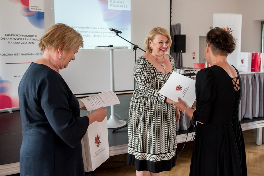 Uroczystość wręczenia nagród w konkursie „Mój ojciec – dobrze być razem”, fot. Łukasz Piecyk/Urząd Marszałkowski Województwa Kujawsko-Pomorskiego